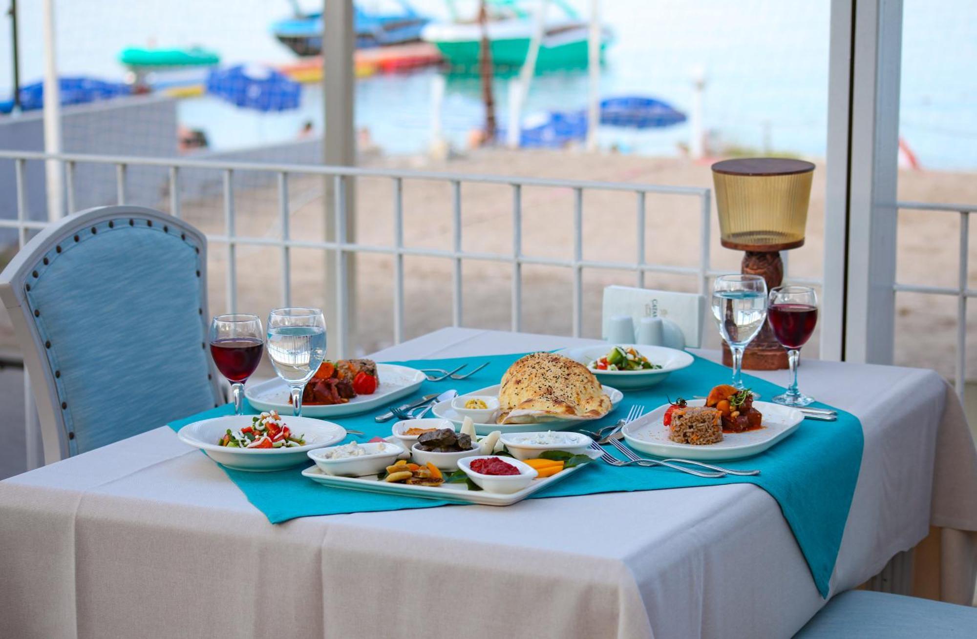 Catamaran Quality Times Hotel Kemer Bagian luar foto
