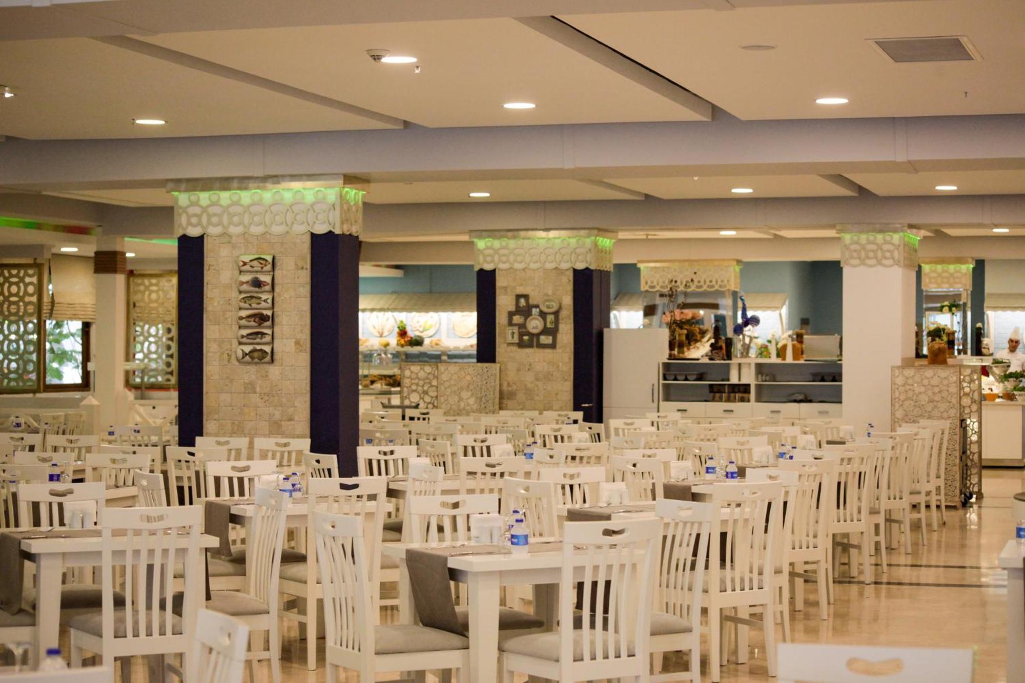 Catamaran Quality Times Hotel Kemer Bagian luar foto